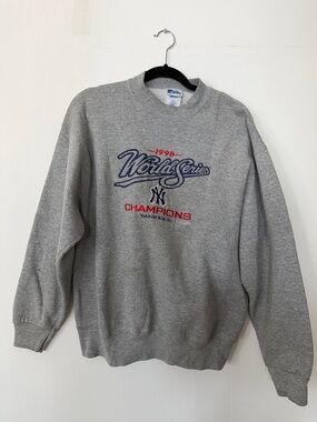 Pro Player Grey Yankees 1998 World Series Crewneck Sweatshirt